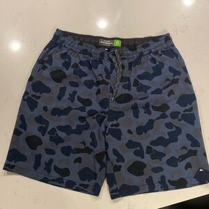 Quiksilver waterman shorts size L, NWOT